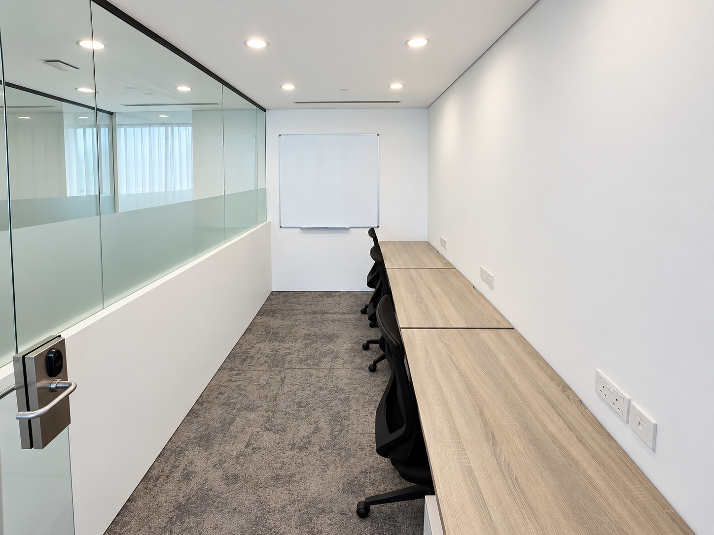Room 1118 with internal setting, 3 workstations at HarbourFront Tower 2