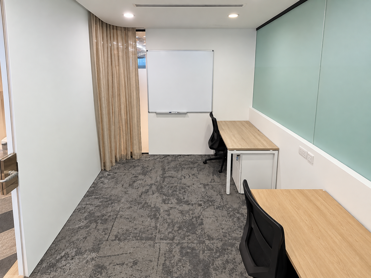 Room 1130 with internal setting, 2 workstations at HarbourFront Tower 2