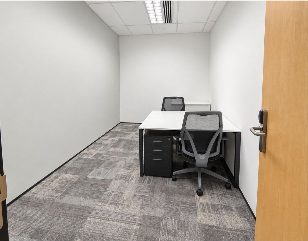 Room 5131, a 4-workstation internal office at Paya Lebar Quarter 1